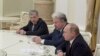 Слева направо: Грудинин, Бабурин во время встречи Путина с оппозиционными кандидатами в президенты России. 19 марта 2018 года