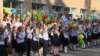 Капітальна школа в Авдіївці, гімн Росії у Донецьку: День знань по обидва боки лінії фронту на Донбасі (рос.)