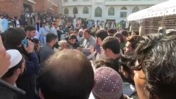 د پېښور پر جومات ځانمرګي برید کې تر ۵۰ زیات کسان وژل شوي