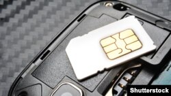 Иллюстративное фото. Запуск новых кодовых телефонных номеров мобильными операторами происходит вслед за растущим в последние месяцы дефицитом SIM-карт в Туркменистане.