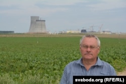 Микола Уласевич на фоні БєлАЕС