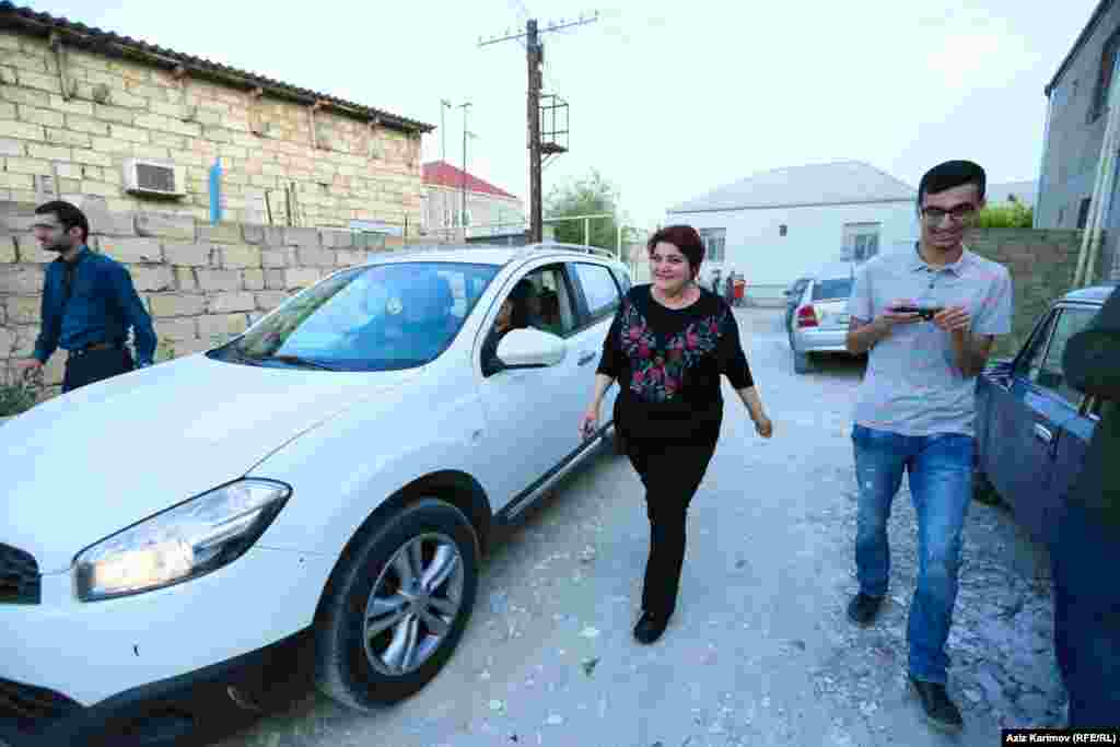 "Greetings! I am out of prison," Ismayilova said on Facebook. "Thank you all for your support. I am strong and full of energy. I will continue my work as a journalist."
