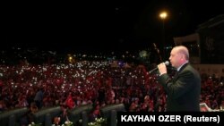 Президент Режеп Тайып Эрдоган төңкөрүш аракетинин эки жылдыгына арналган иш-чарада, Стамбул, 15-июль 2017-жыл.