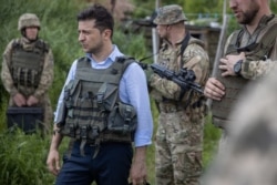 Президент України Володимир Зеленський відвідує зону ООС на Донбасі. Луганська область, 27 травня 2019 року