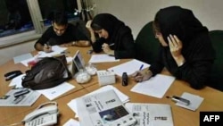 انتخاب هاشمی رفسنجانی به رياست مجلس خبرگان مورد توجه اغلب روزنامه های امروز قرار گرفته است.
