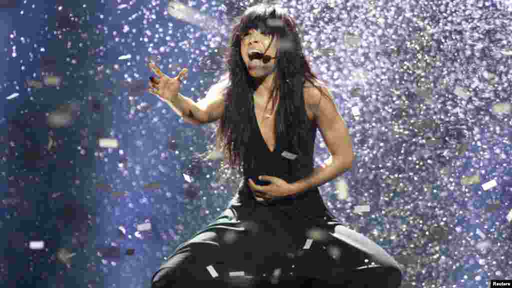 Eurovision performers are asked to refrain from political activity during the competition. But Swedish singer Loreen, who won the contest in 2012 in Baku, met with Azerbaijani activists before the final, and later traveled to Belarus to meet with families of political prisoners. 