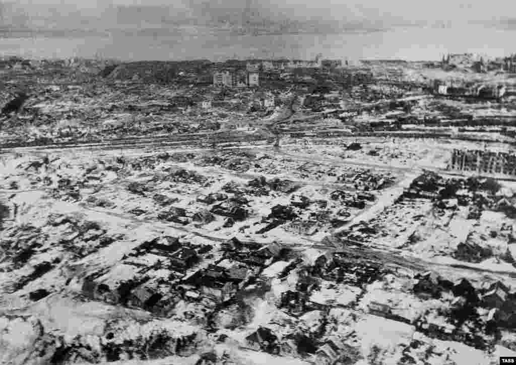The brutal battle conditions were exacerbated by the harsh Russian winter.