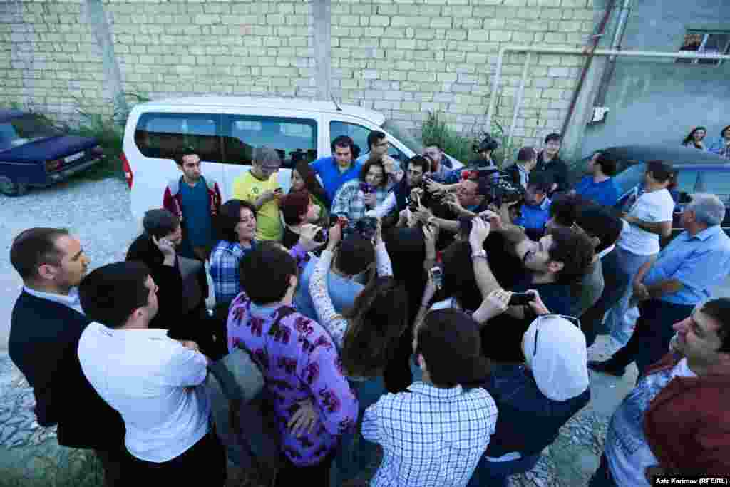 The Baku court reversed Ismayilova's convictions on charges of misappropriation of property and abuse of position, but upheld her convictions for illegal entrepreneurship and tax evasion.