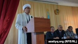 Imam Tolebi Ospanov dismissed the idea that vaccinations are prohibited in Islam.