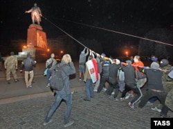 Повалення пам'ятника Леніну в Харкові, 28 вересня 2014 року