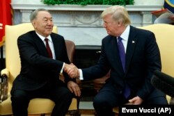 Президент США Дональд Трамп зустрівся з президентом Казахстану Нурсултаном Назарбаєвим у овальному відділенні Білого дому у Вашингтоні, 16 січня 2018 рік