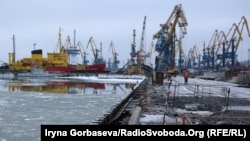 У окупованому Росією Маріупольському порту проходять ремонтні роботи на берегових спорудах – ЗМІ