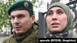 Адам Осмаєв (л) і його дружина Аміна Окуєва (п)
