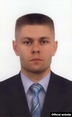Финполициянын издөөсүндөгү адамдардын тизмесиндеги Сергей Костыриндин сүрөтү.