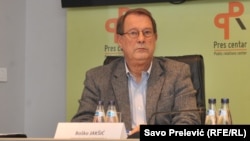 Бошко Јакшиќ, политички аналитичар