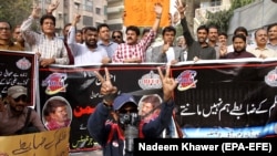 خبریالان وایي دې قانون یې کار نور هم ستونزمن کړی دی ـ پخوانی انځور.