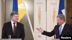 Петро Порошенко з фінським президентом Саулі Нііністо під час відвідин Гельсинкі в січні 2017 року