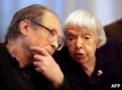 Sergei Kovalyov with fellow human rights advocate Lyudmila Alekseyeva in 2011.