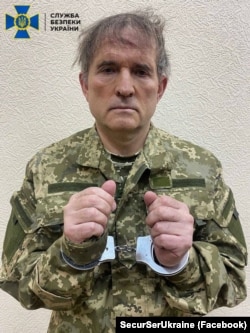 Затриманий СБУ Віктор Медведчук. Як стверджували в СБУ, Медведчук використав форму ЗСУ для маскування