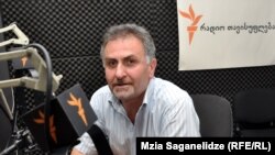 Исходя из показаний заключенных, адвокат Гела Николаишвили подтверждает, что Бедукадзе в основном спасал заключенных