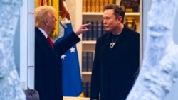 АҚШ президенті Дональд Трамп (сол жақта) пен миллиардер Илон Маск (сол жақта). 14 наурыз 2025 жыл. 