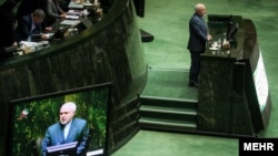 وزیر خارجه ایران می‌گوید دامن نظام از پول‌شویی پاک است ولی برخی گروه‌های فشار در این امر دخالت دارند 