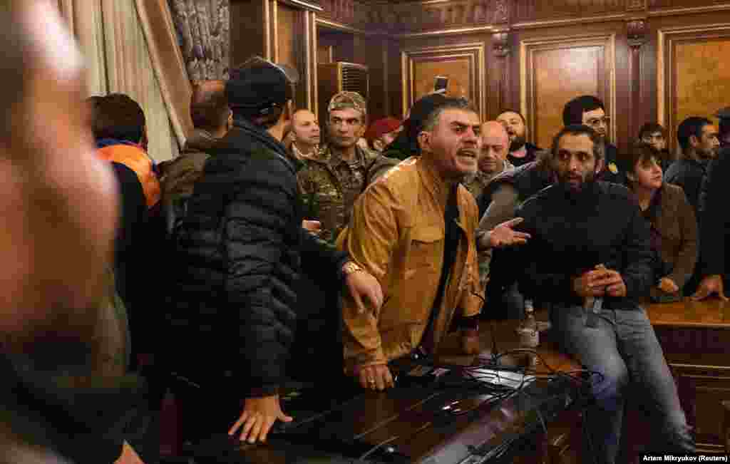 Protesters stormed inside of the government headquarters. Prime Minister Nikol Pashinian appeared to blame the country's previous government for the situation, saying "We must prepare for revenge. We haven’t dealt properly with the corrupt, oligarchic scoundrels, those who robbed this country, stole soldiers’ food, stole soldiers' weapons..."