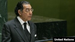 په ملګرو ملتونو کې د پاکستان استازی منیر اکرم غونډې ته وینا کوي ـ پخوانی انځور.
