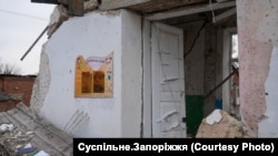 Село Комишуваха Запорізької області, руїни приміщення місцевої гімназії
