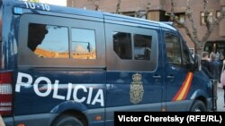 Минивэн национальной полиции Испании, в котором обычно перевозят задержанных 