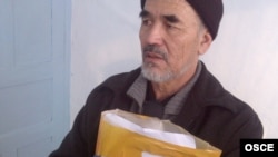 Azimjan Askarov in 2011