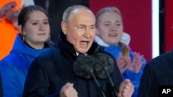 Поміж іншого, ISW фіксує, що Володимир Путін, ймовірно, намагається стабілізувати фінансове становище Росії в довгостроковій перспективі