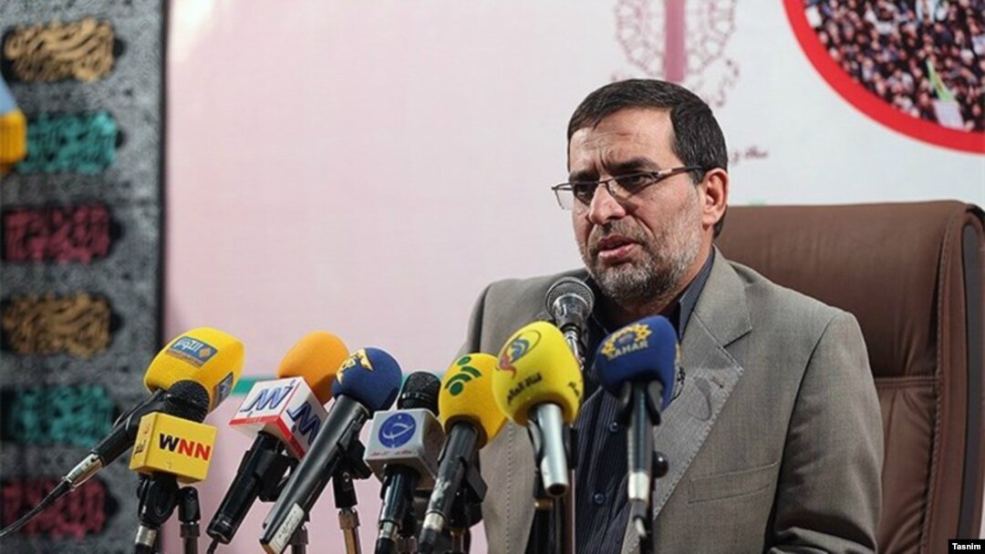 علی‌محمد نائینی فضای مجازی را «فضای فراخوان و تخریب باورهای اساسی» معرفی کرده که «در ایجاد ناآرامی‌ها تأثیرات مخرب و ویران‌گری دارد».