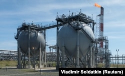 The liquefied natural-gas plant operated by Sakhalin Energy at Prigorodnoye on Russia's Sakhalin island. (file photo)