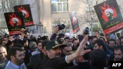 په تهران کې هم د جنورۍ پر ۳مه د شییعه عالم شېخ باقر النمر د زندۍ ضد لاریون شوی دی. 