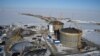 Сховища природного газу, що будувалися в порту Сабетта на півострові Ямал, 16 квітня 2015 року