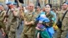 Молода родина на Марші захисників. 24 серпня 2020 року