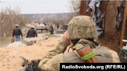 Ілюстраційне фото. Станиця Луганська, Луганська область, лінія розмежування між мирними територіями та зоною АТО