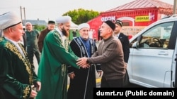 Корбан бәйрәме иртәсендә мөфти Камил Сәмигуллин Татарстан президенты Рөстәм Миңнехановны каршы ала, Кукмара районының Мәчкәрә авылы