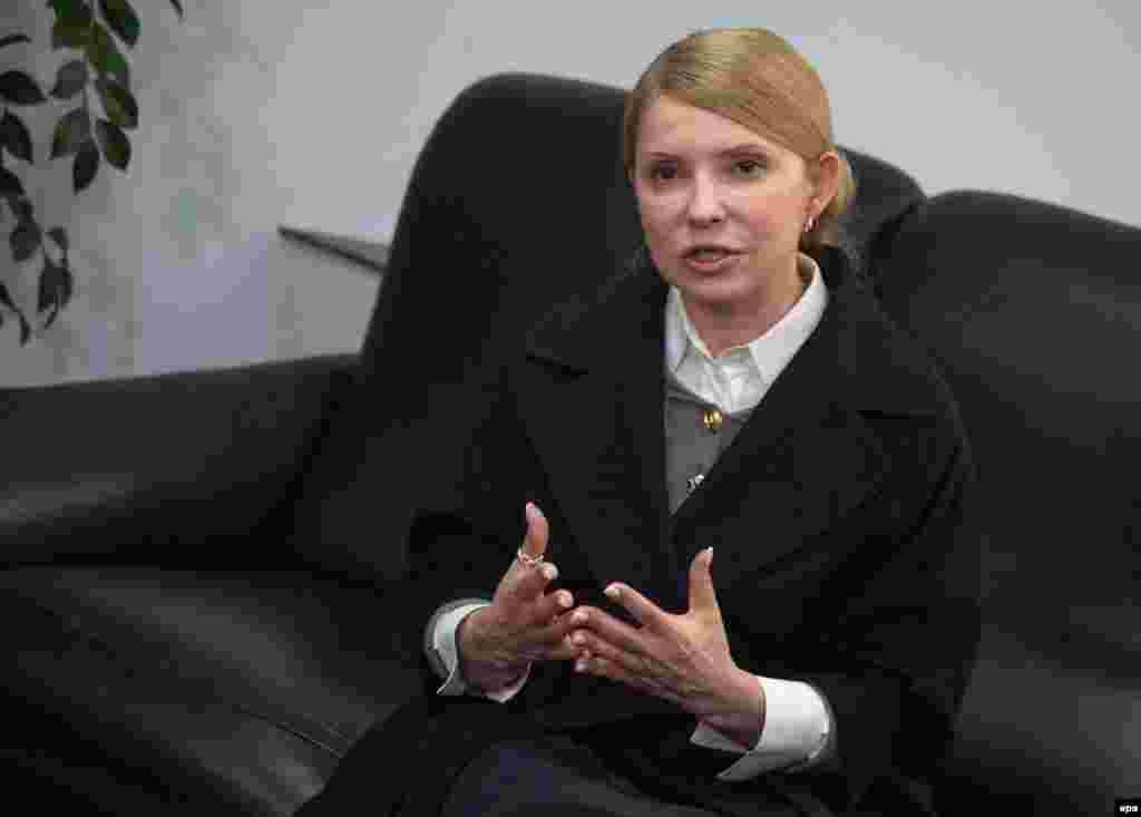 Tymoshenko earned Akhmetov's enmity in 2004 after canceling an $800 million deal by Akhmetov and Viktor Pinchuk, the son-in-law of former President Leonid Kuchma, to acquire Kryvorizhstal, the country's largest steel mill. Now, as a presidential candidate, Tymoshenko appears to have softened her stance, and was rumored to have met with Akhmetov during a trip to Donetsk this week. 