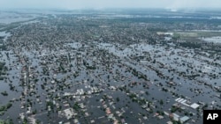 «Паводкові води швидко затопили близько 600 квадратних кілометрів, затопивши майже 80 міст і обмеживши доступ до води для 1,6 мільйона людей»