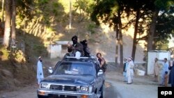 خلک وايي، په دې کې هغه ډلې هم دي چې د حکومت له خوا ورباندې بندیزونه لګول شوي دي.