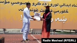 د خوست له یو پوهنځي ۳۴ نجونې د طب په څانګه کې فارغه شوې.