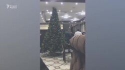 В Ташобласти сотрудники милиции выпроводили десятки посетителей из кафе, в котором отдыхал глава города