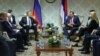 Lavrov i Dodik u Istočnom Sarajevu, kada je poklonjena ikona. Ovaj susret, na kojem nije bilo zastave BiH, bio je povod da članovi Predsjedništva BiH Šefik Džaferović i Željko Komšić odbiju susret s Lavrovim, zbog, kako su naveli „nepoštivanja svih simbola i institucija BiH".